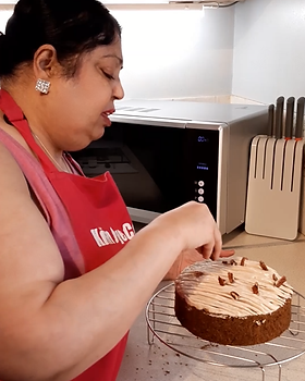 Kim Makes Carrot Cake