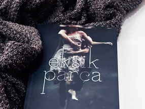 Eksik Parça – Michelle Hodkin