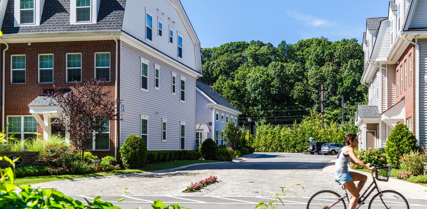 Gallery Estling Village