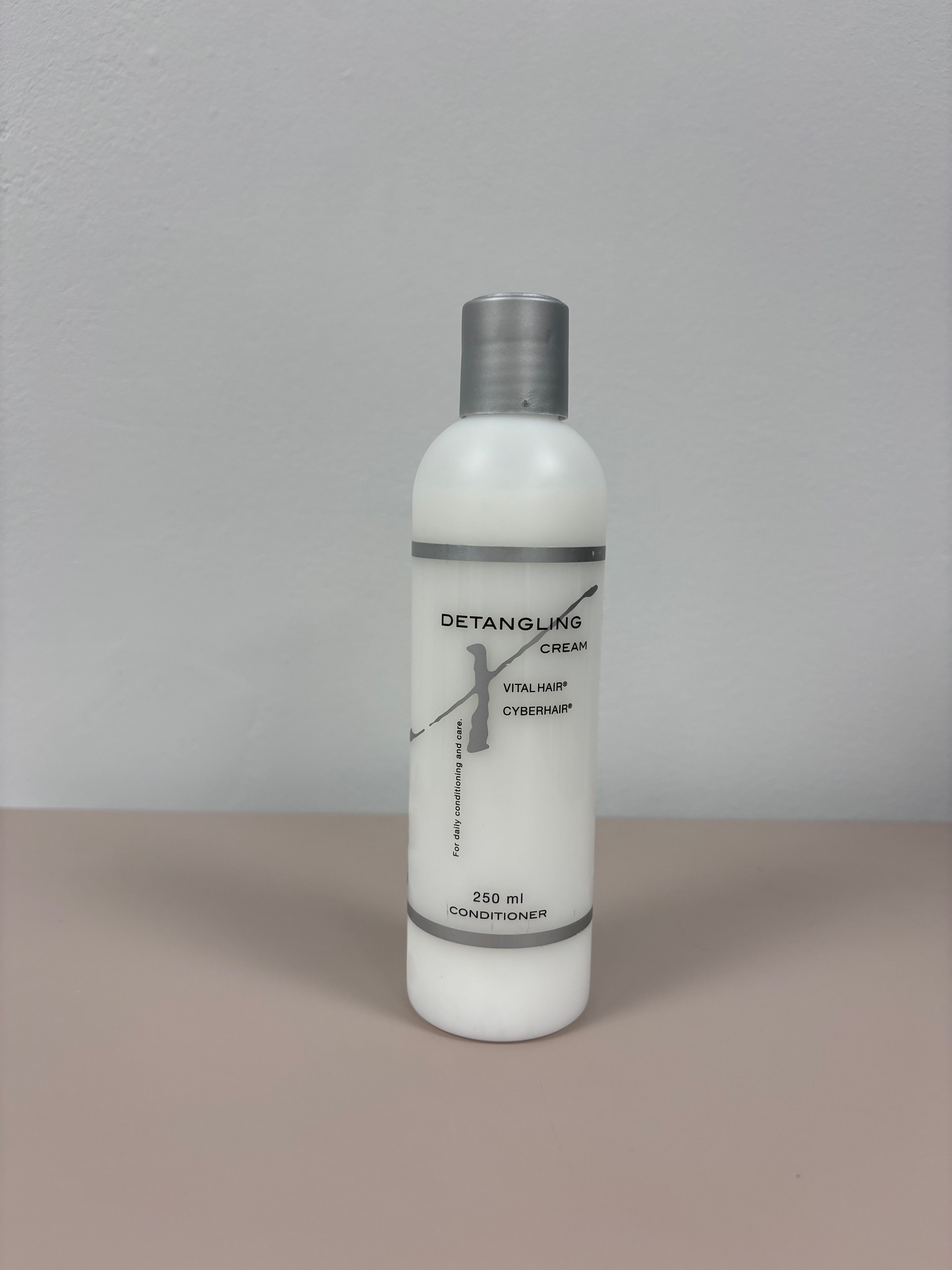 Detangling cream conditioner
