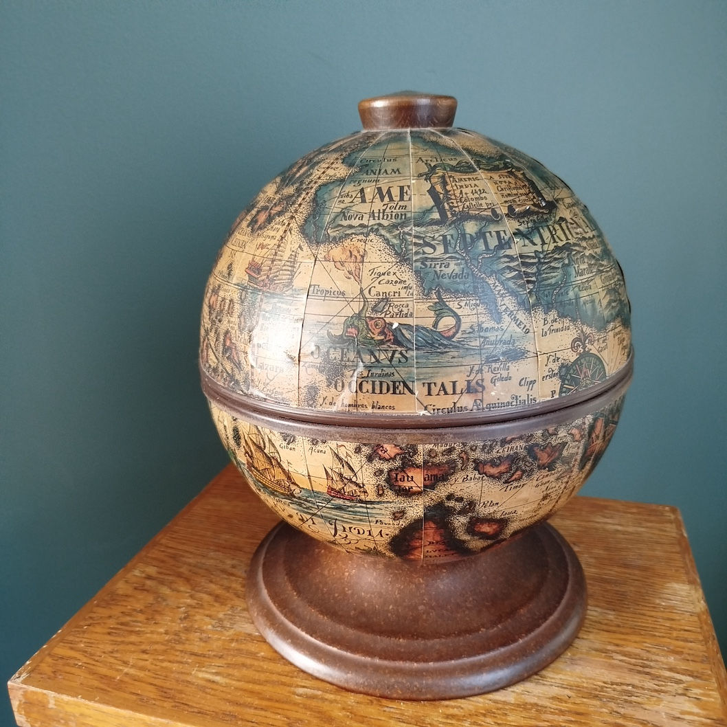 Seau à glaçons / Vide poche décor Mappemonde années 60