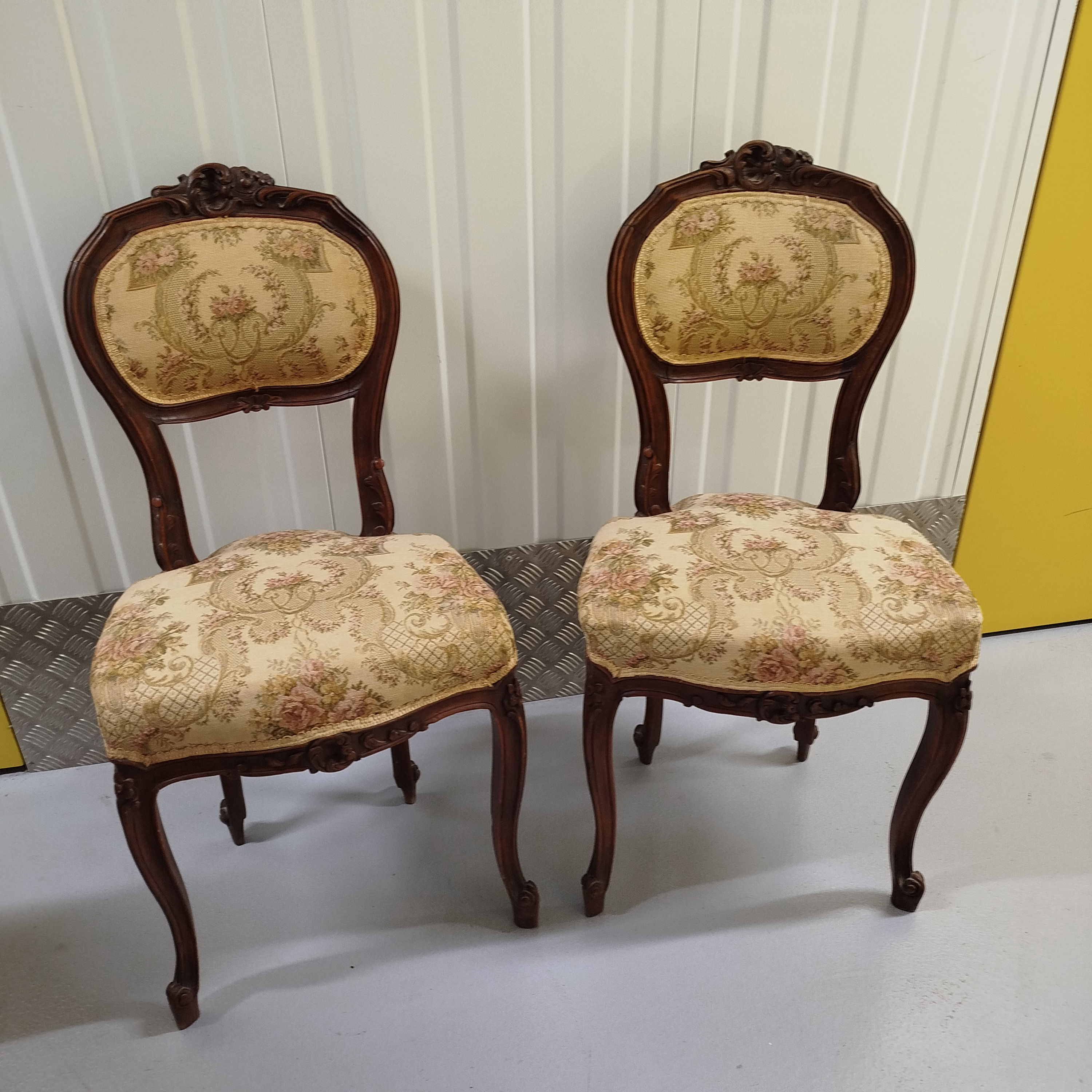 Paire de chaises de chambre style Louis XV