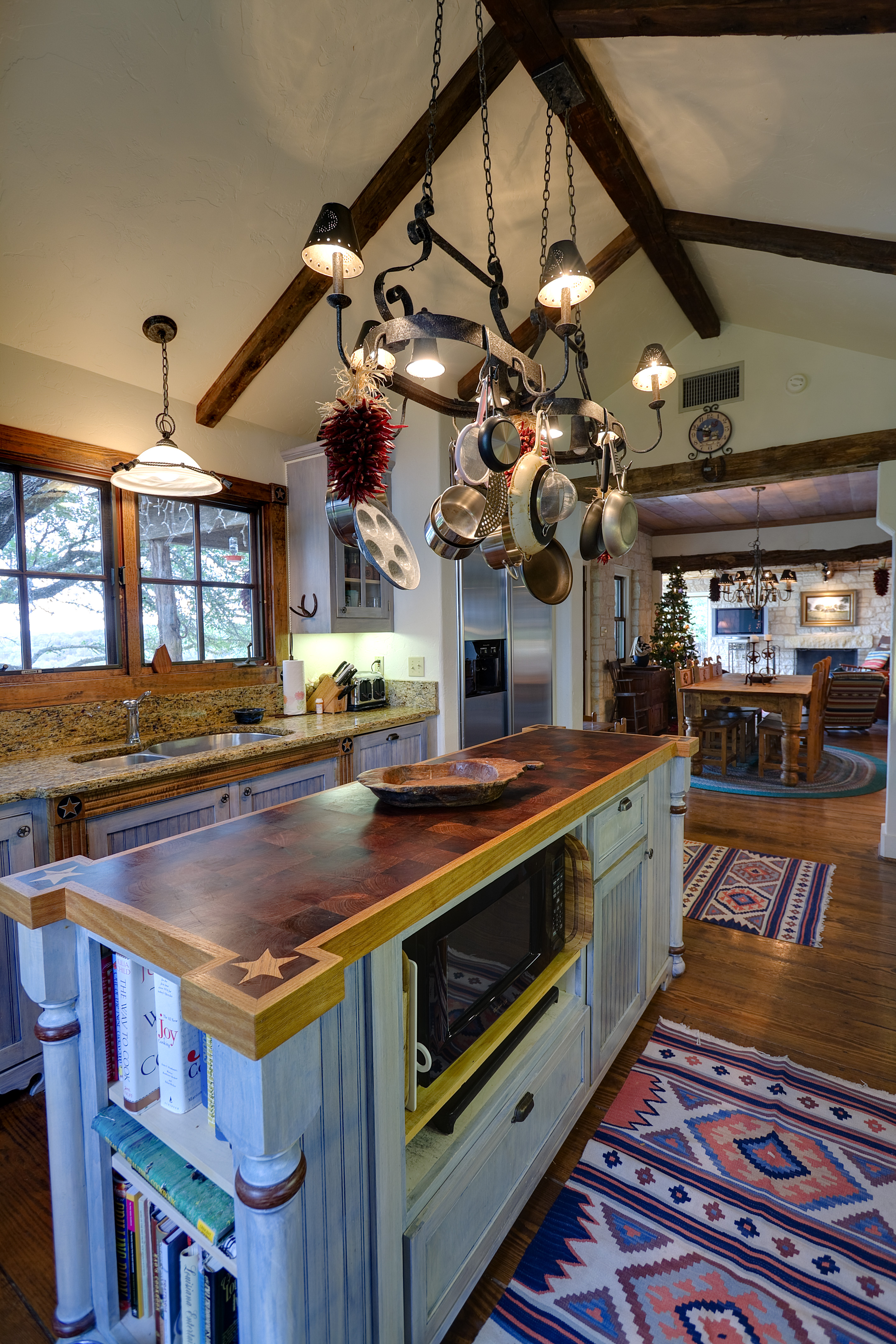 Kitchen & Island