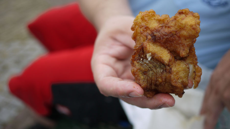 雪地裡暖胃暖心的炸魚Gebakken Kibbeling