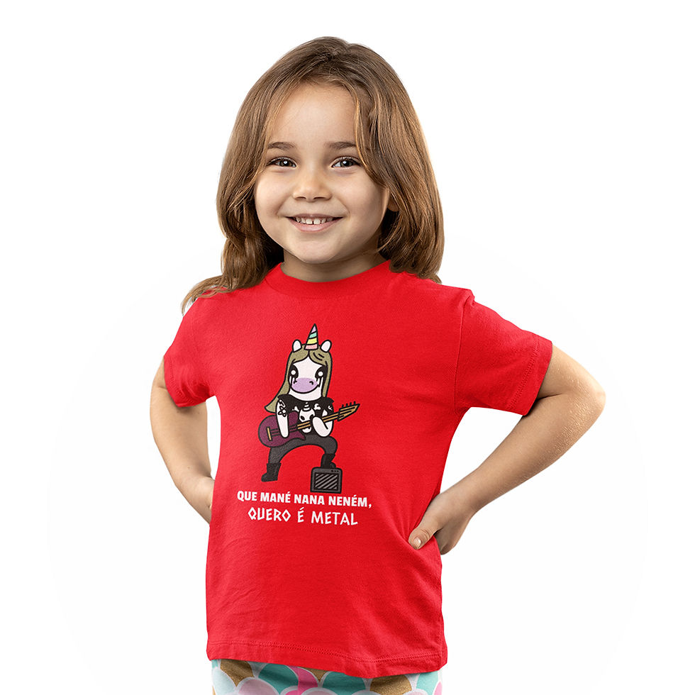 Miniatura: menina com mão no quadril, vestindo camiseta nana neném metal unicórnio vermelha, na estampa um unicórnio metaleiro