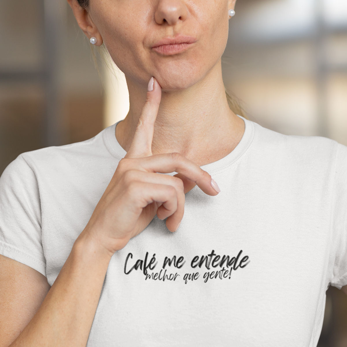 Camiseta Feminina Café me Entende Mais Que Gente Frase