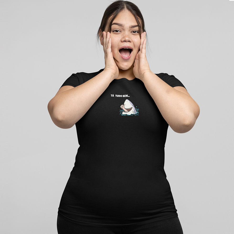 Miniatura: Camiseta Feminina Tá Tudo Bem Tubarão Minimalista Divertida