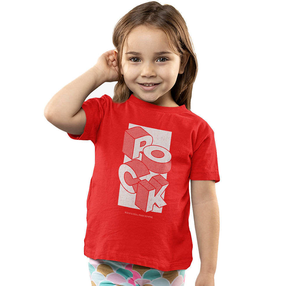 Miniatura: menina com mão na orelha, vestindo camiseta rock pra sempre infantil vermelha. Na estampa a palavra rock bagunçada