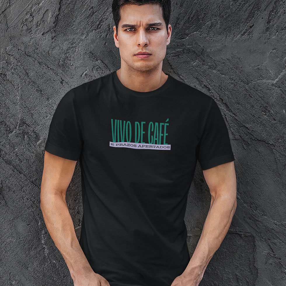 Miniatura: Camiseta Masculina Frase Vivo de Café e Prazos Apertados