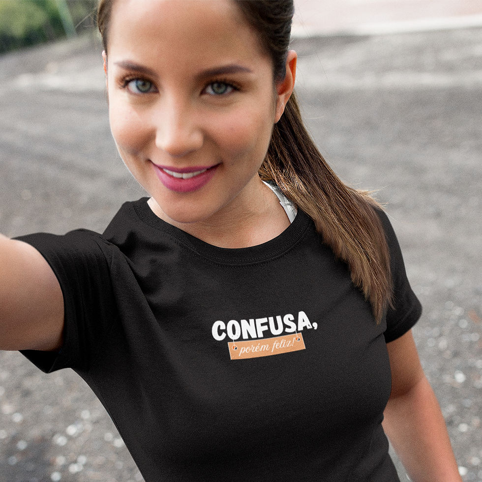 Miniatura: Camiseta Feminina Frase Confusa Porém Feliz Hipsters