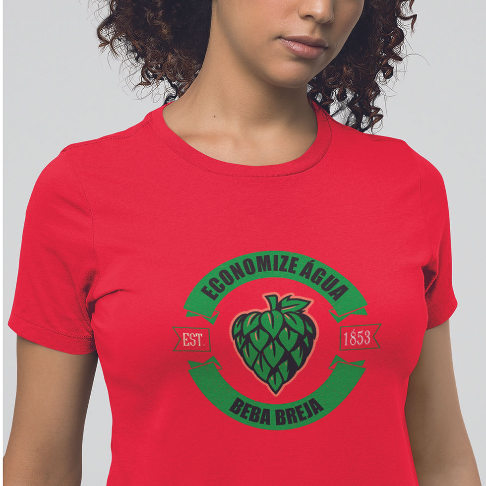 Miniatura: zoom na estampaverde e camiseta vermelha: a frase economize água, beba breja, em volta de um lúpulo