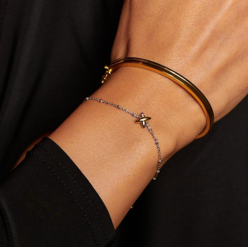 Thumbnail: Hot Diamonds Sterling Silver Coupled Two Tone Diamond "Kiss" Bracelet DL716