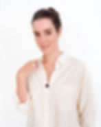 Modelo llevando el precioso Collar Quentin