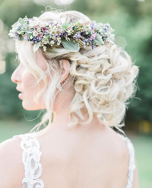 wedding day hairstyles with flowers
