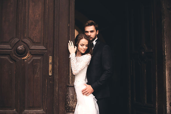 sexy elegant bride and groom 4004