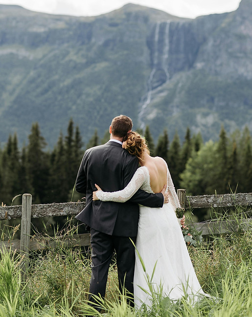boho bride and groom countryside 187