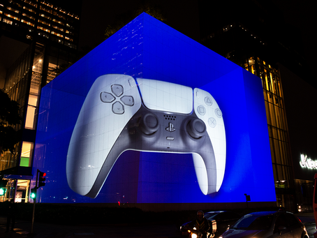 O mundo celebra a chegada do novo console PlayStation 5