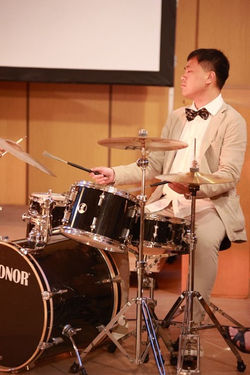 Alvin Drumming
