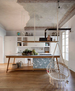 cucina, penisola, cappa a vista, carta da parati, altalena,interior design, Giuliano Gambino, Torino, architetto, casa