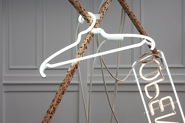 Hanging_on_detail_web.jpg