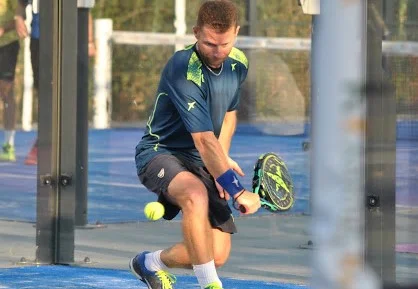revers-padel-leçon.jpg.webp
