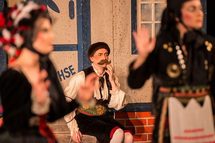 Drei Schwestern Schauspiel Wuppertal Henri Hüster Kevin Willke Tschechow Cechov