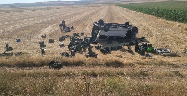 Konya'da minibüs ile otomobil çarpıştı: 1'i çocuk, 3 yaralı