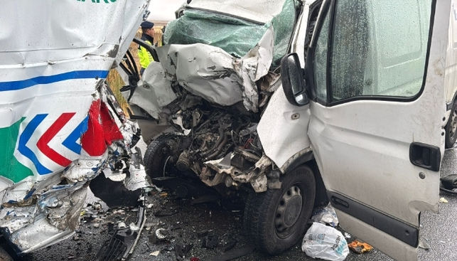 Aksaray'da Minibüs jandarma aracıyla çarpıştı! 2 asker şehit oldu