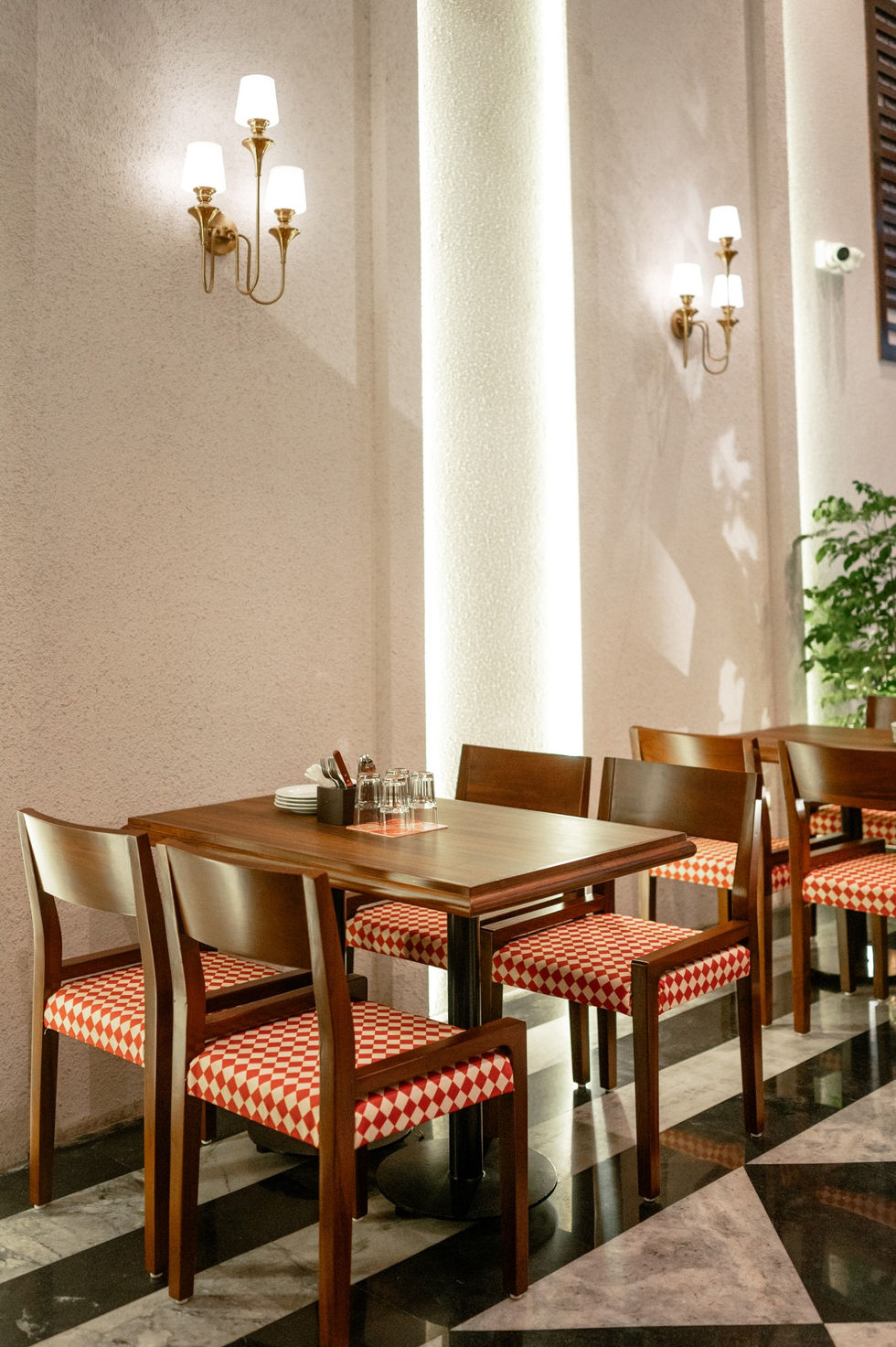 03_Ballroom arch table