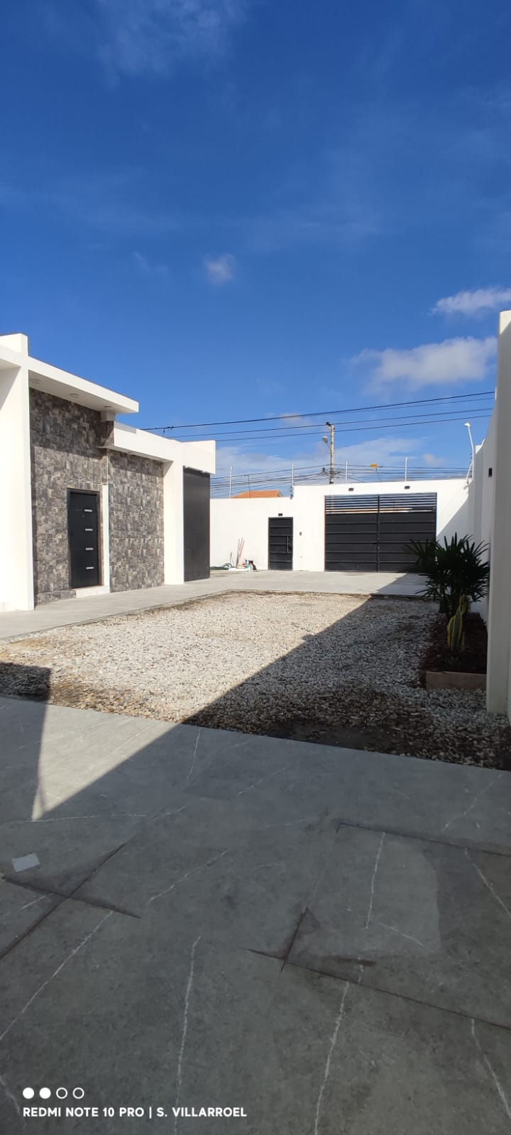 Miniatura: EN VENTA AMPLIA CASA DE ESTRENO EN SECTOR RESIDENCIAL PUERTA DEL SOL 1, SALINAS