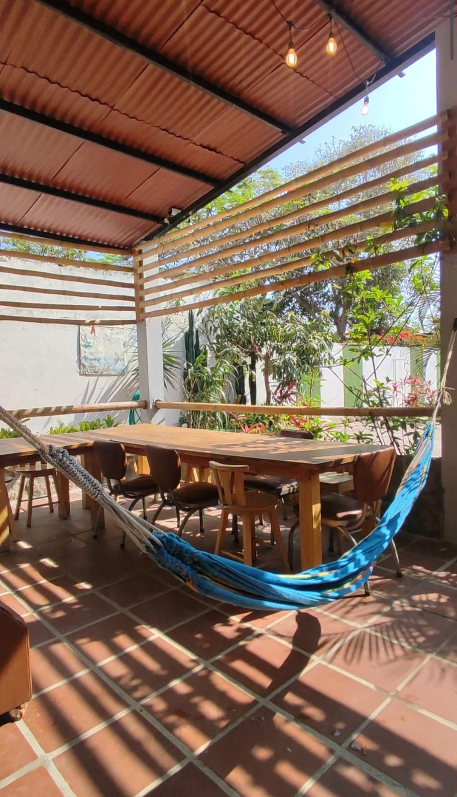 Miniatura: VENTA CASA A PASOS DE LA PLAYA, LA MILINA, SALINAS. PRECIO $165.000