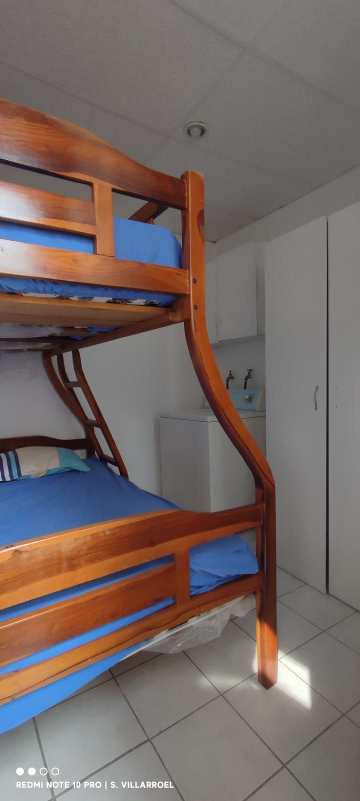 Miniatura: VENTA CASA EN URBANIZACIÓN PRIVADA A 5 MINUTOS DE SALINAS.