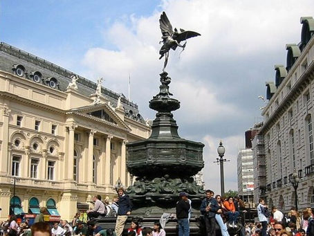 Ep 145:  Back with a bang in Piccadilly Circus!