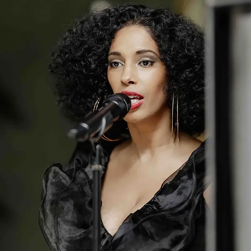 Hochzeitsgesang zur Trauung im Morrhof Pfalz.webp