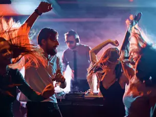 HOCHZEITS-DJ IN HEIDELBERG & MANNHEIM UND RHEIN-NECKAR: DIE BESTEN DJs ZUR HOCHZEIT AM NECKAR 