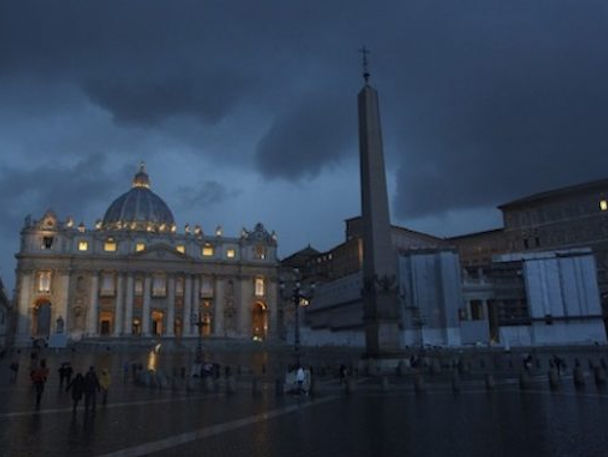 Un diplomate du Vatican s'enfuit de Washington après avoir été pris avec de la pornographie juvé