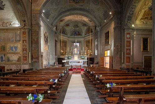 allestimento floreale chiesa di Baveno matrimonio Claudia e Omar composizioni bianco e blu Il Fiorista di Mauro Barcellini
EN: floral decoration Church of Baveno Claudia and Omar wedding white and blue arrangements Il Fiorista di Mauro Barcellini