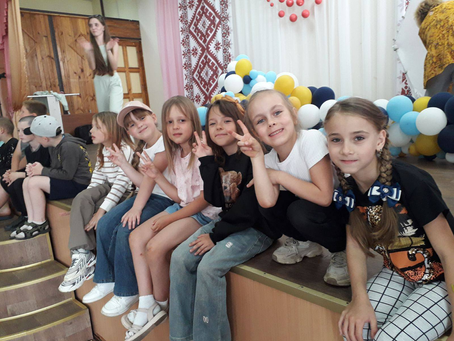 Сьогодні у відпочинковому центрі - закриття зміни.Ура, канікули!