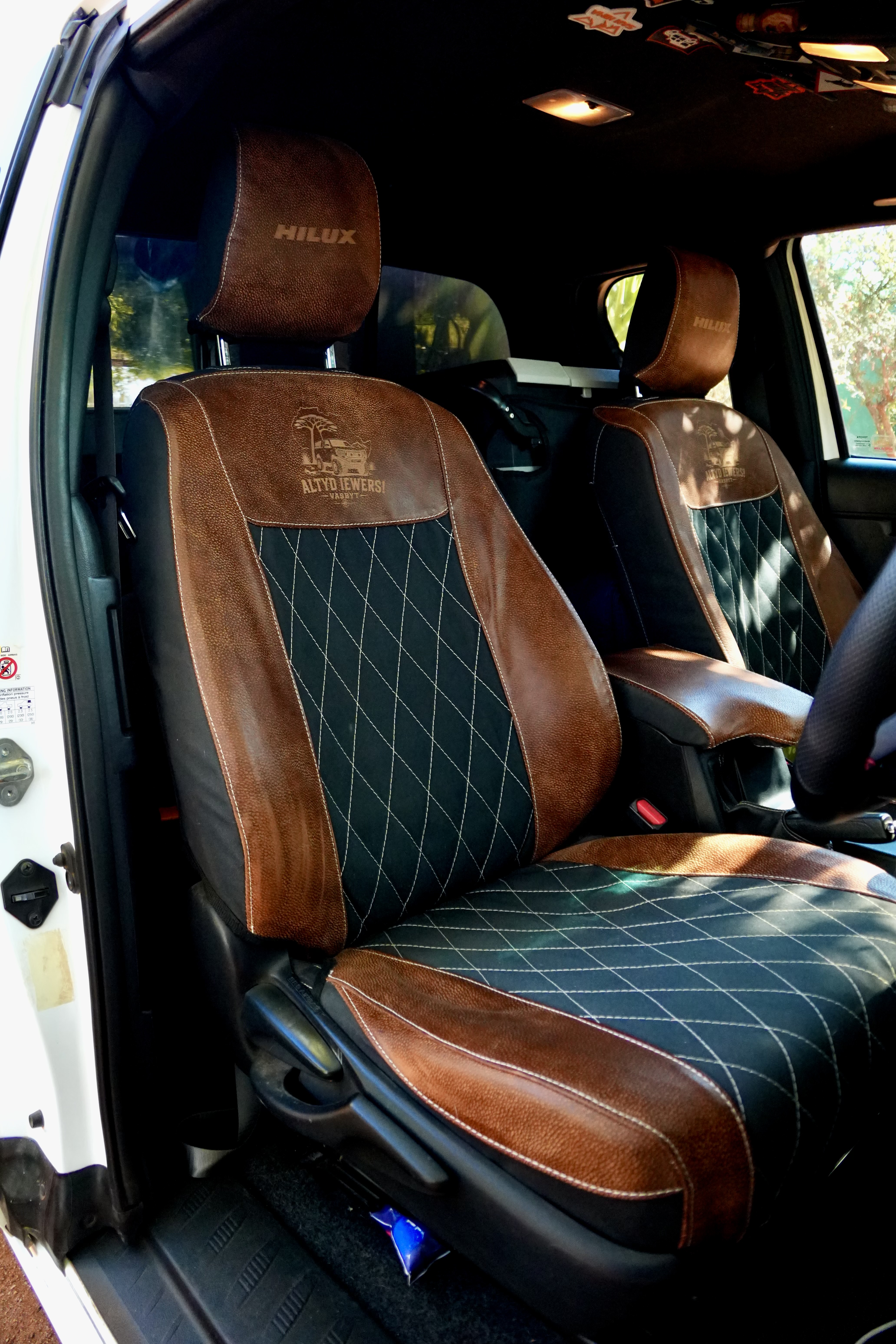 Vasbyt Altyd Iewers Premium Leather & Canvas seat covers