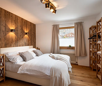 Haus_Strasser_Unterer_Sonnberg_13_Brixen_12_2024_Appartement_Berpanorama_Alpblick_Schlafzi