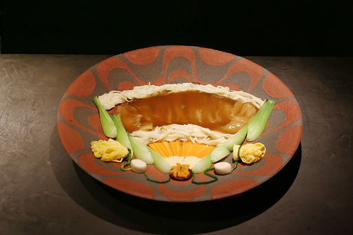 ふかひれ姿煮・大(約300g) 祝い飾り盛り.jpg
