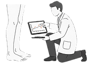 A Pedorthist doing a foot orthotic assessment to create a perfect orthotic