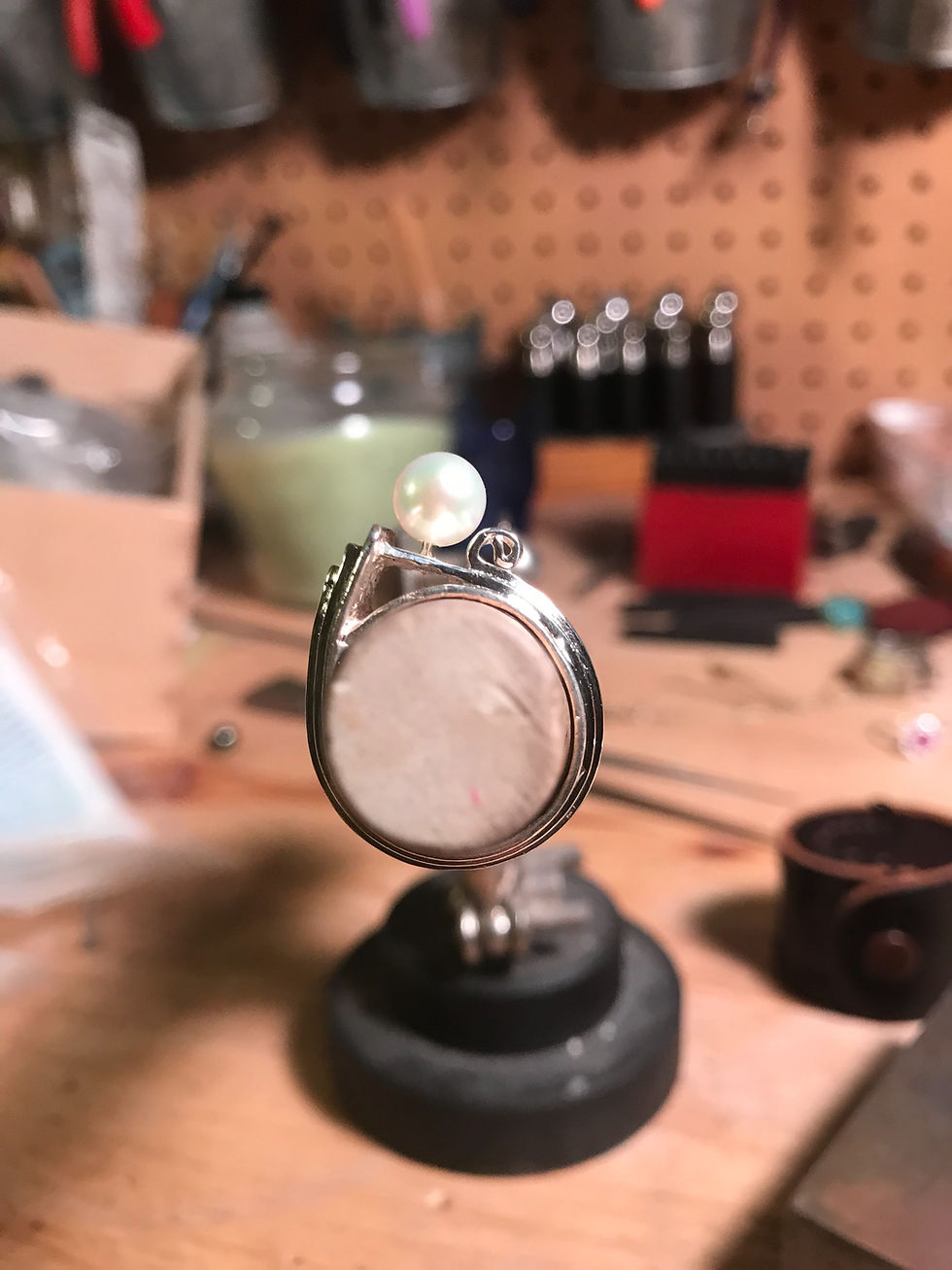 Thumbnail: Waves of Innocence Pearl Ring