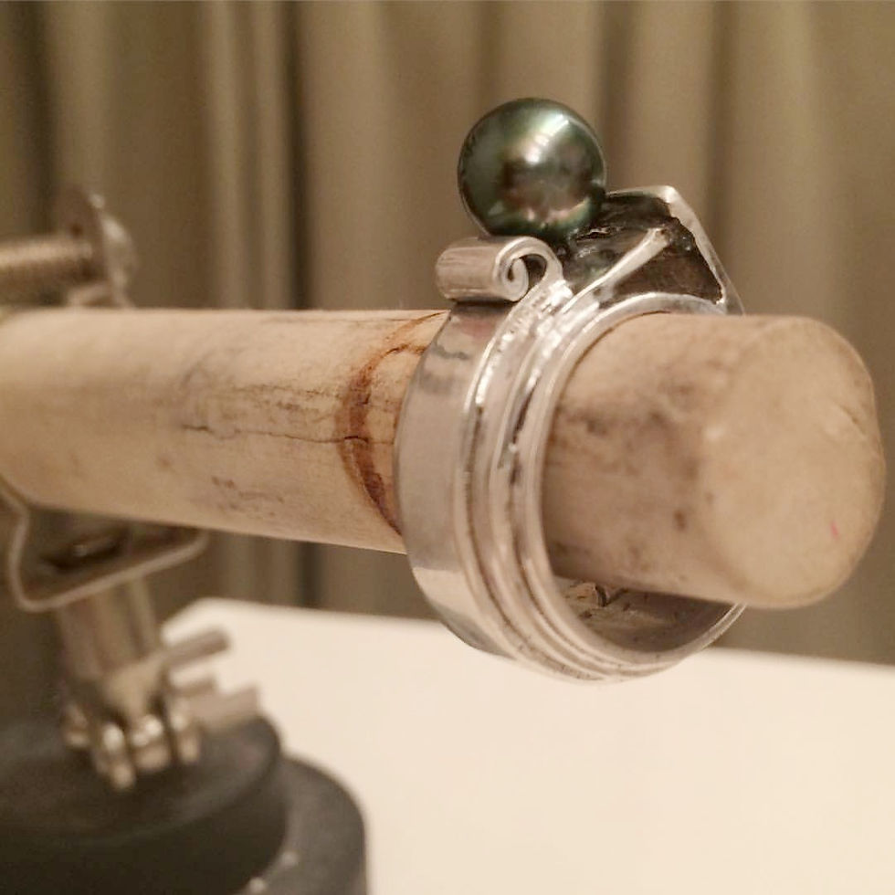 Thumbnail: Waves of Grit Pearl Ring