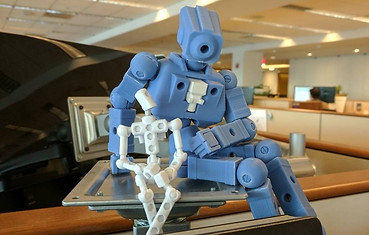 720X720-chassis-with-friend.jpg