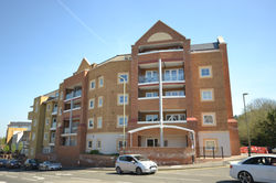 Key Site, Godalming, Nye Saunders