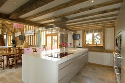 Billingshurst, Nye Saunders