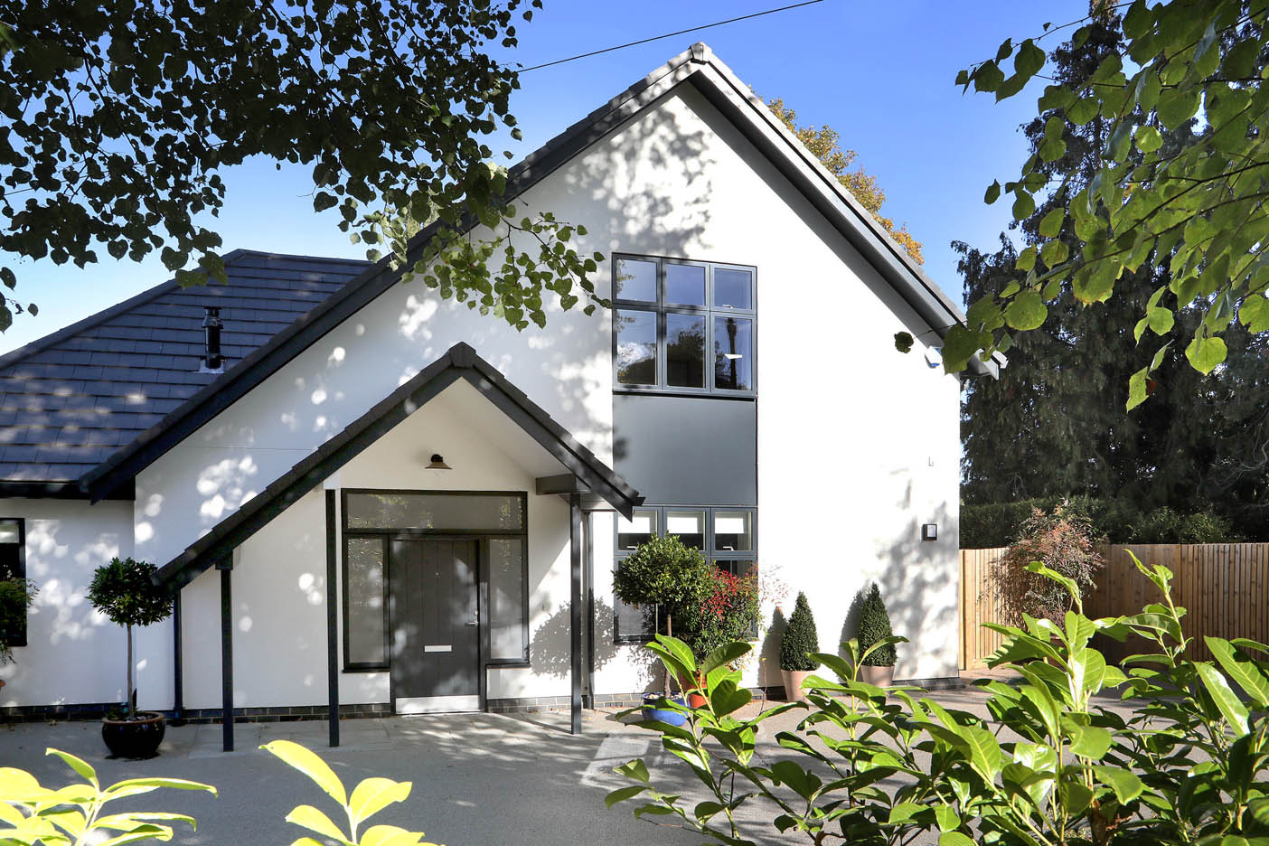 Ashtead, Surrey Nye Saunders Ltd.