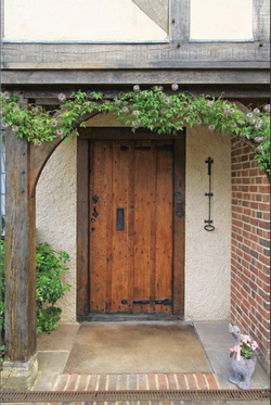 Hascombe, Nye Saunders