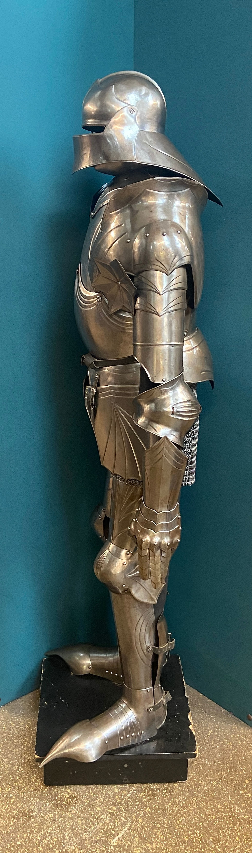 Thumbnail: Medieval Armour Standing Display No.10